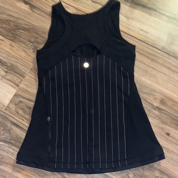 Luluemon active tank - Picture 7 of 14